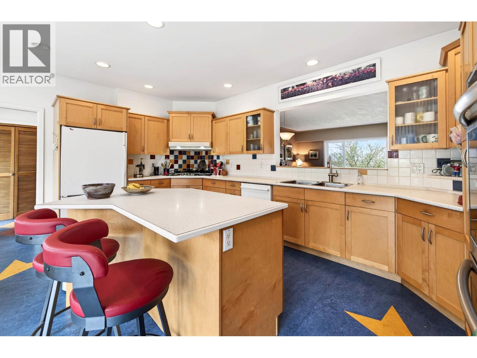 640 FRASER Street - 13