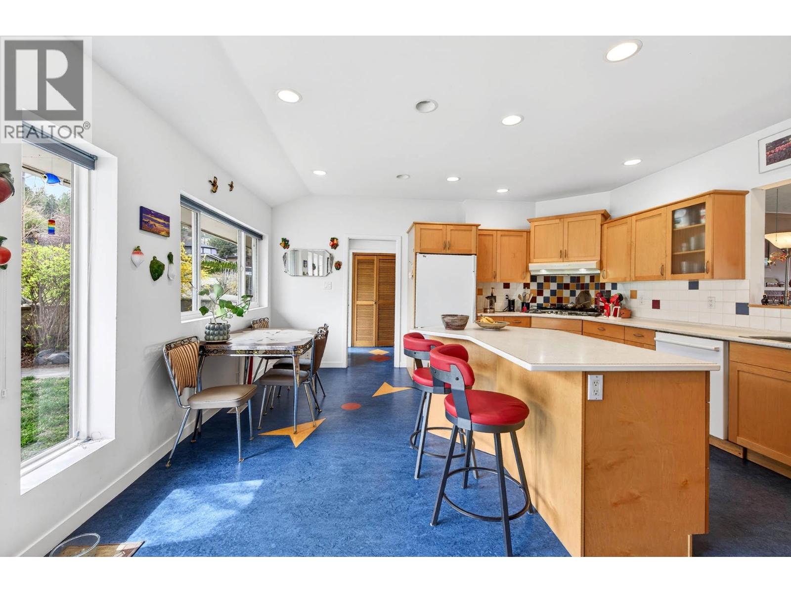 640 FRASER Street - 14