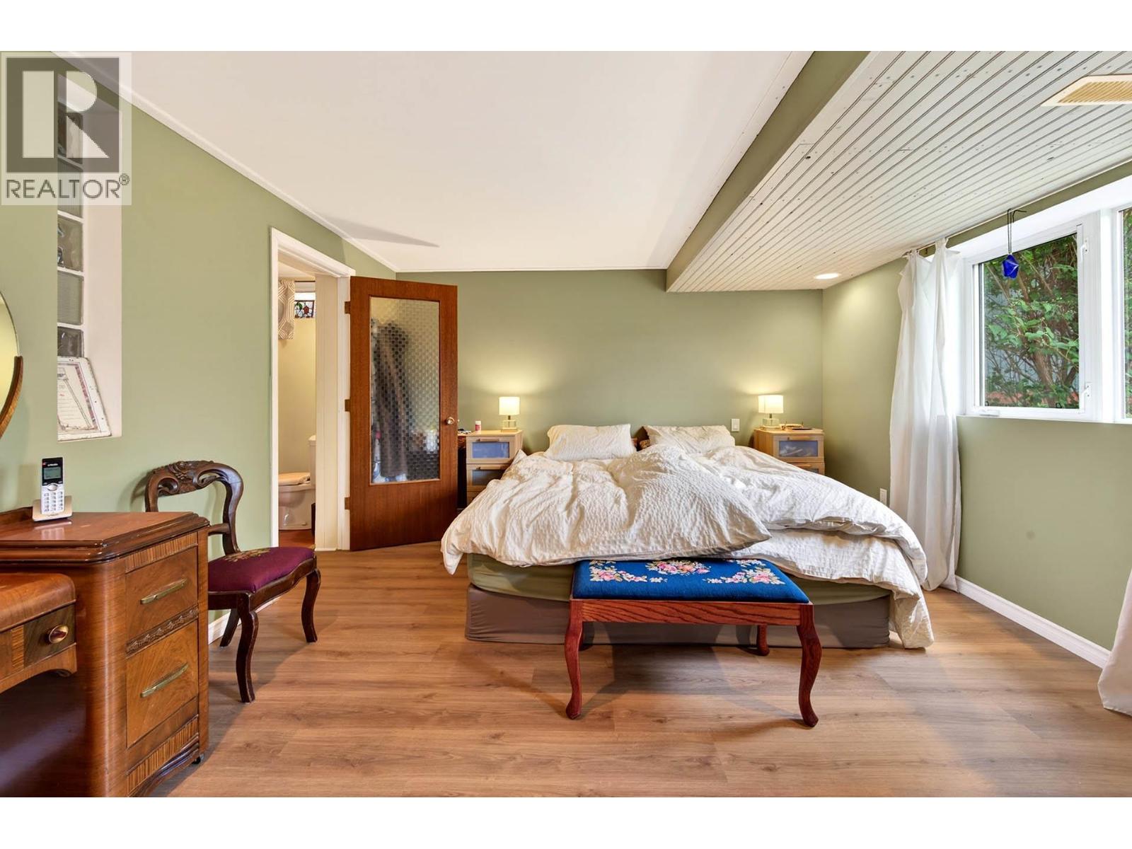 640 FRASER Street - 38