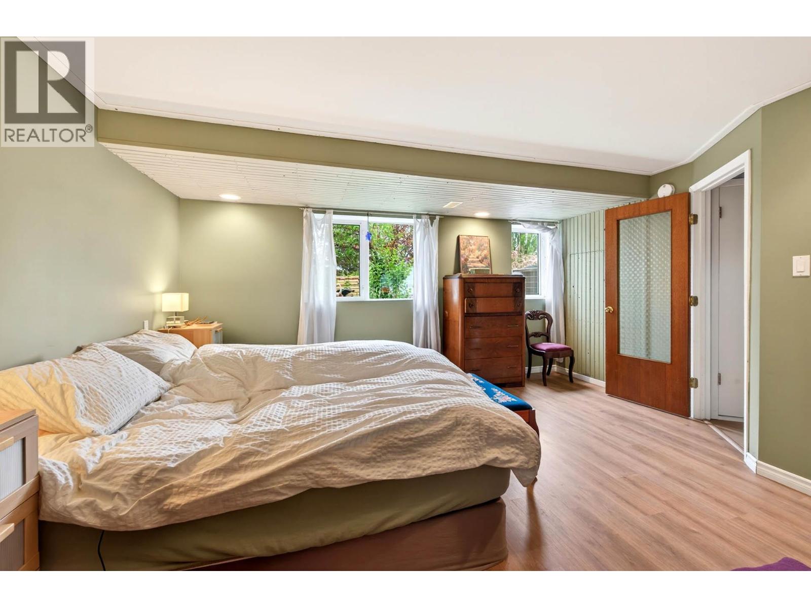 640 FRASER Street - 40