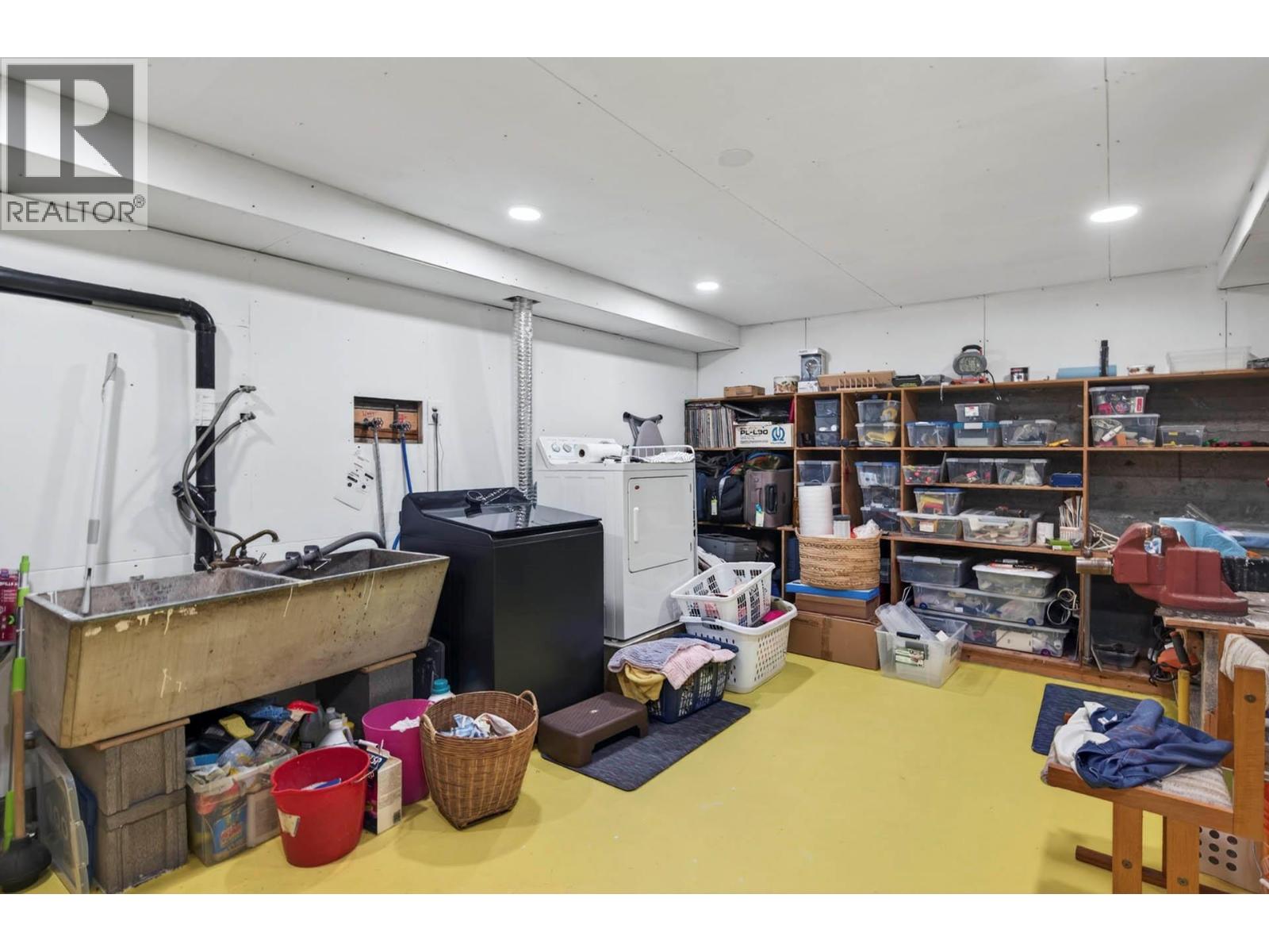 640 FRASER Street - 46