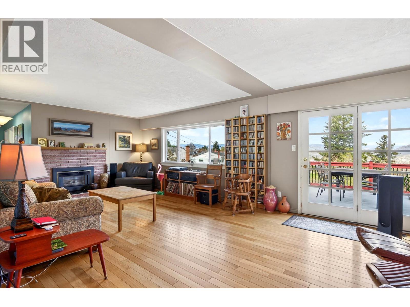 640 FRASER Street - 7