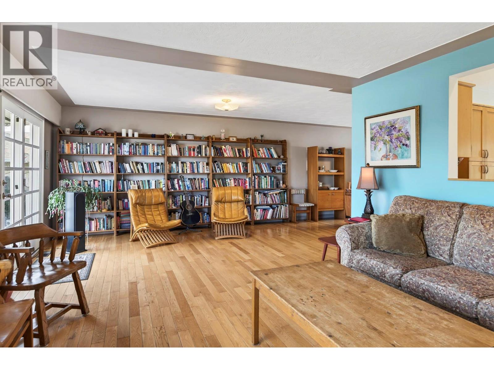 640 FRASER Street - 9