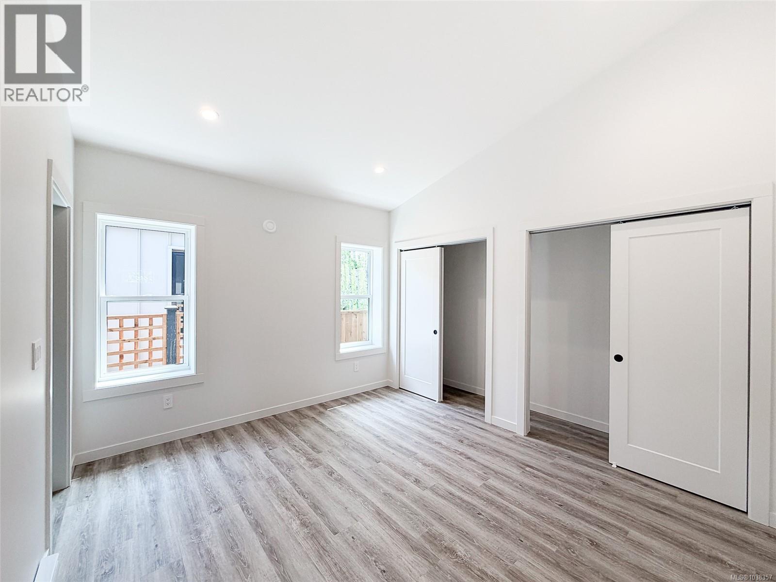 #31 3025 Royston Rd - 11