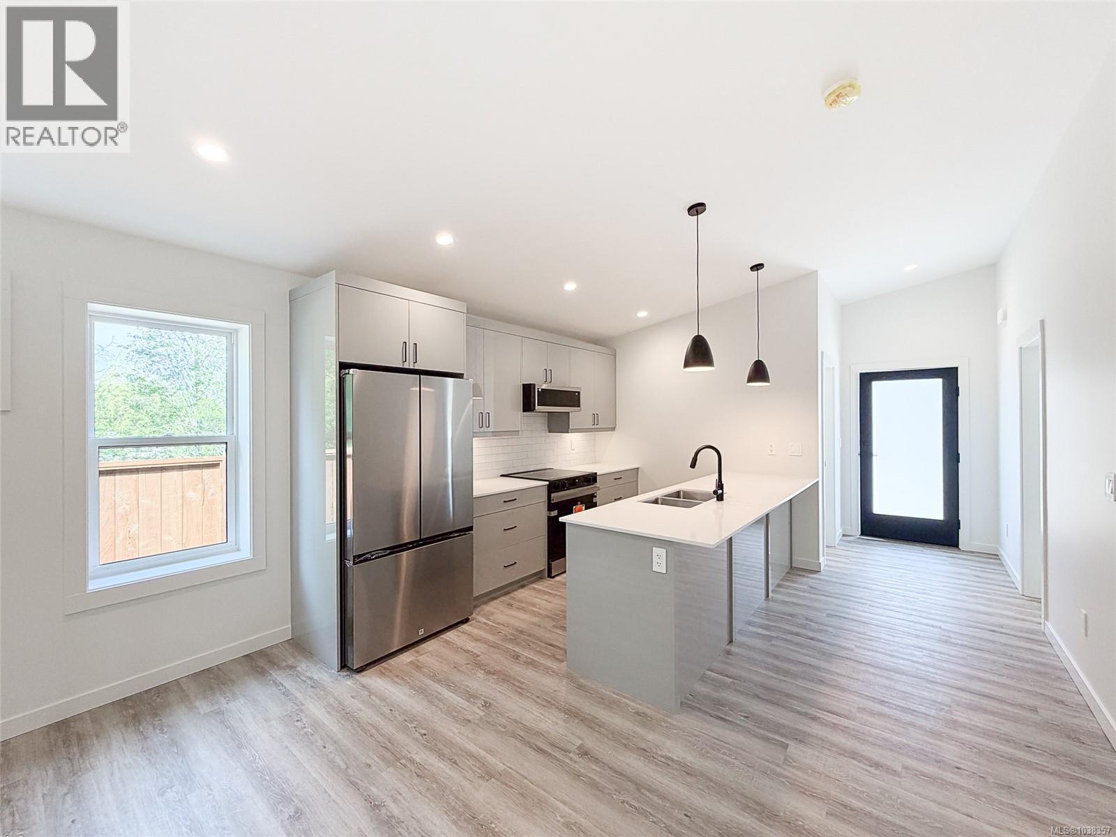 #31 3025 Royston Rd - 8