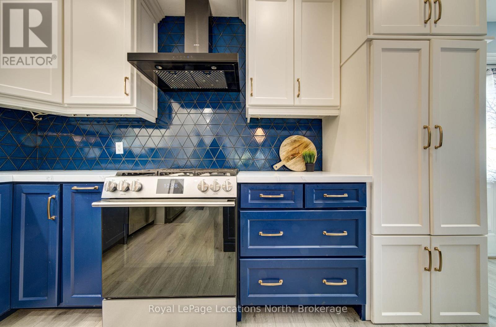 2 MAPLEWOOD DRIVE - 21