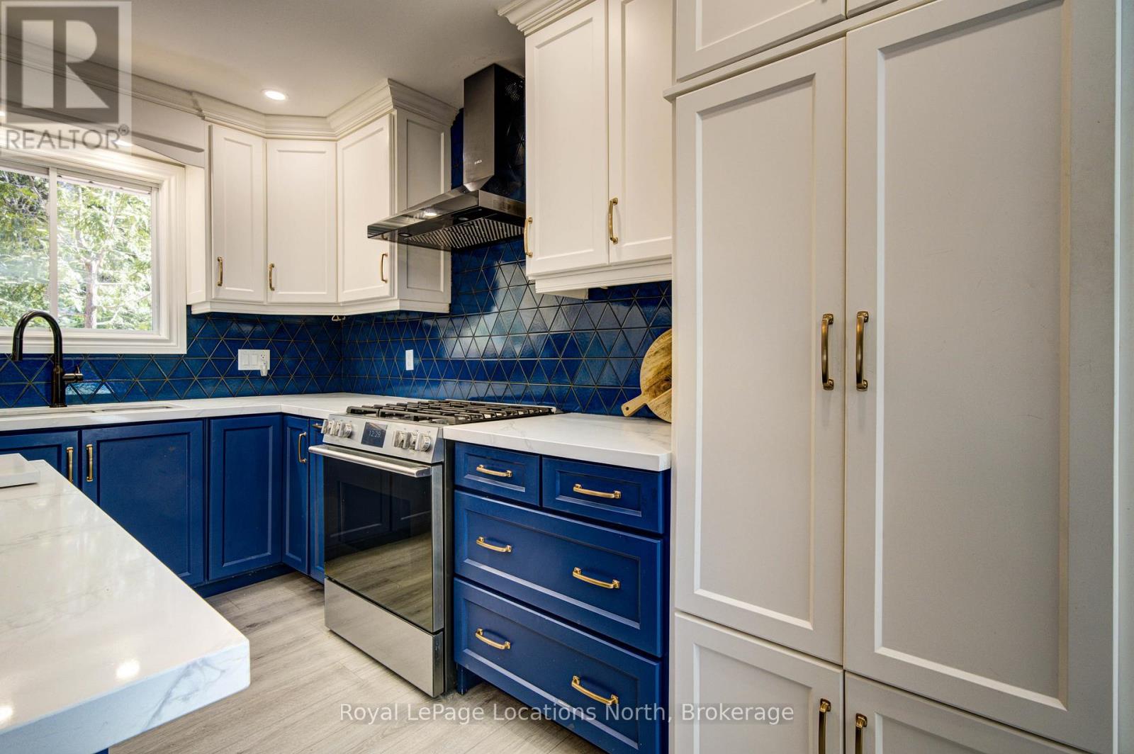 2 MAPLEWOOD DRIVE - 20