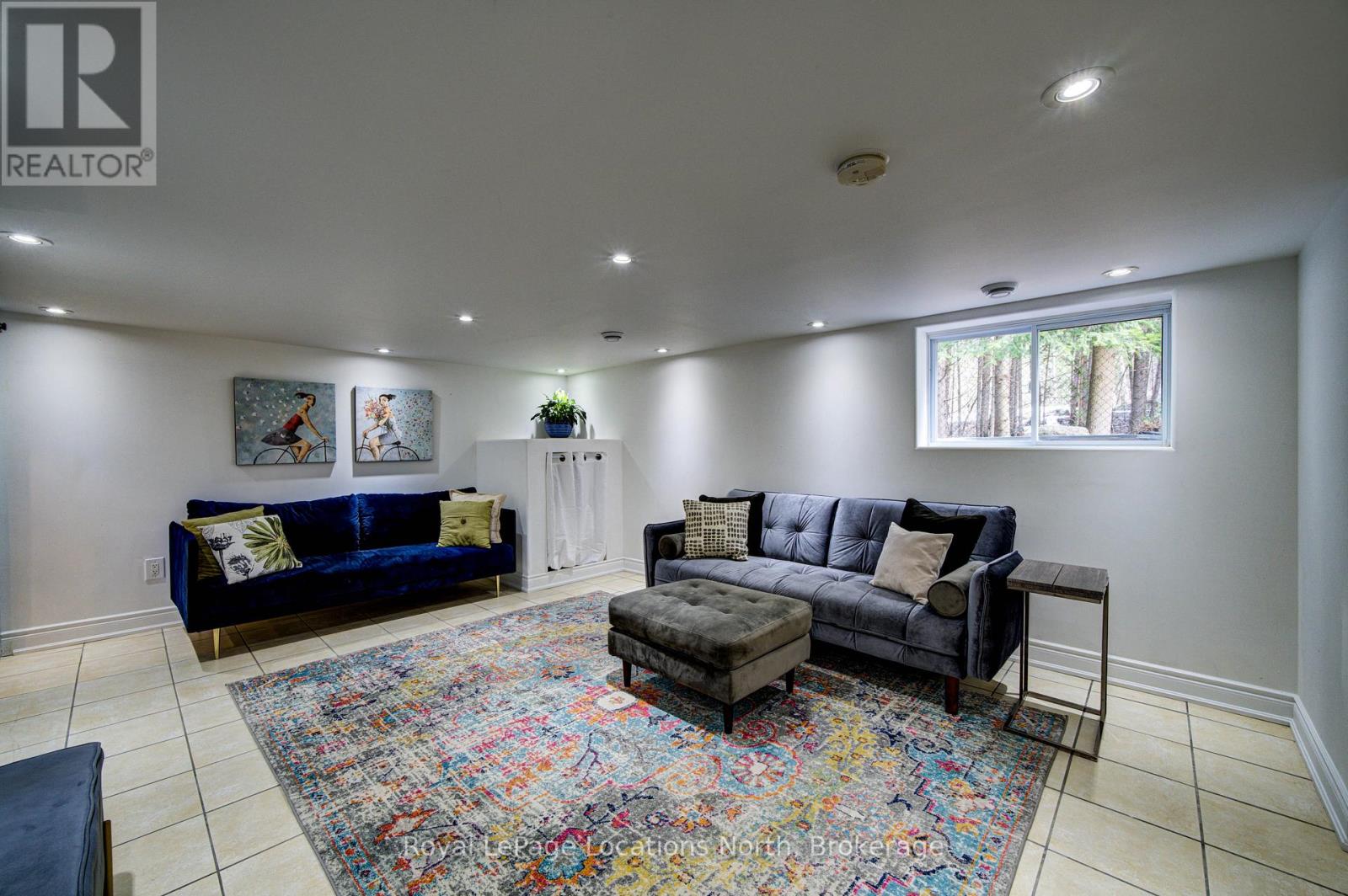 2 MAPLEWOOD DRIVE - 36