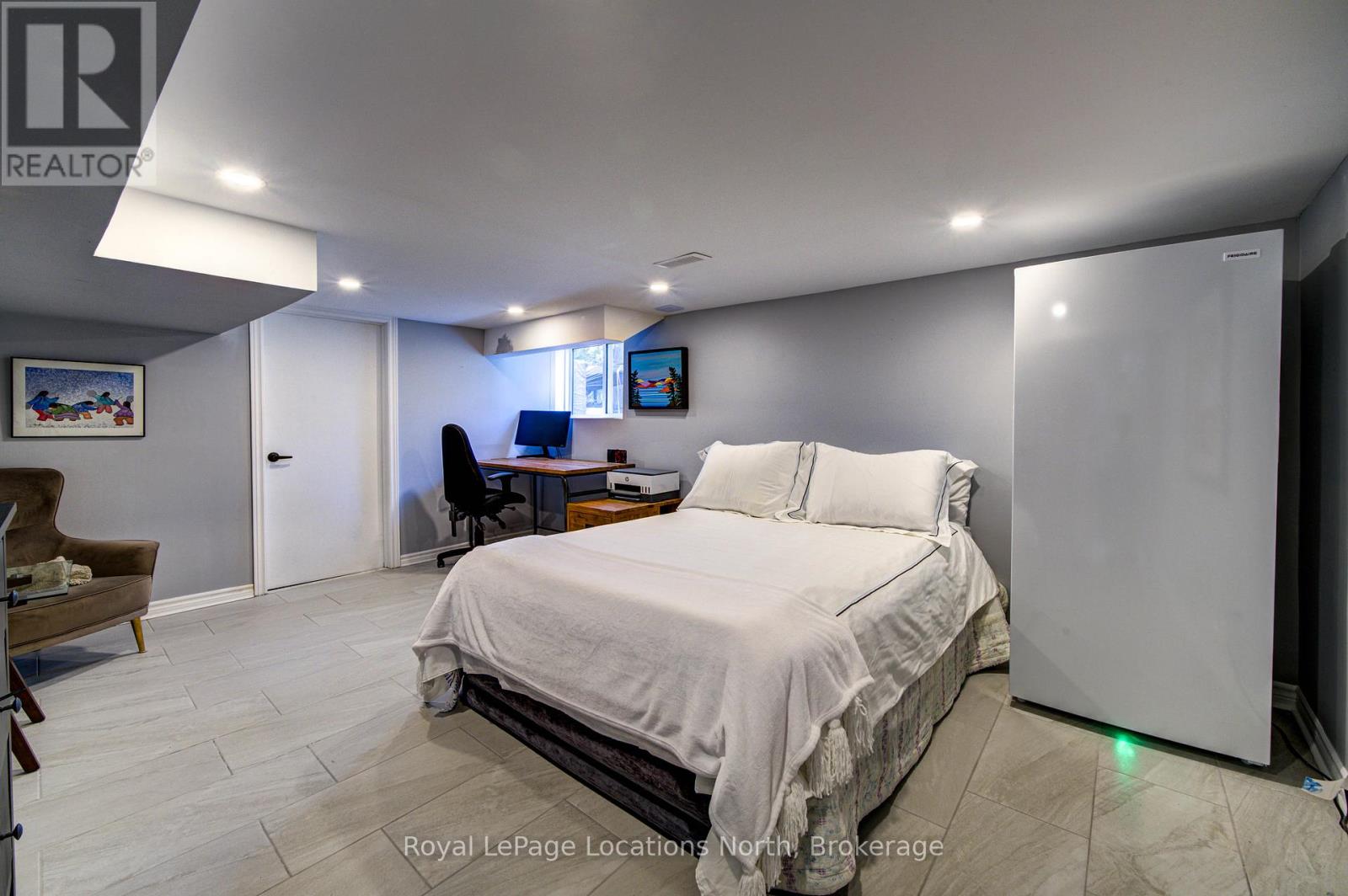 2 MAPLEWOOD DRIVE - 38