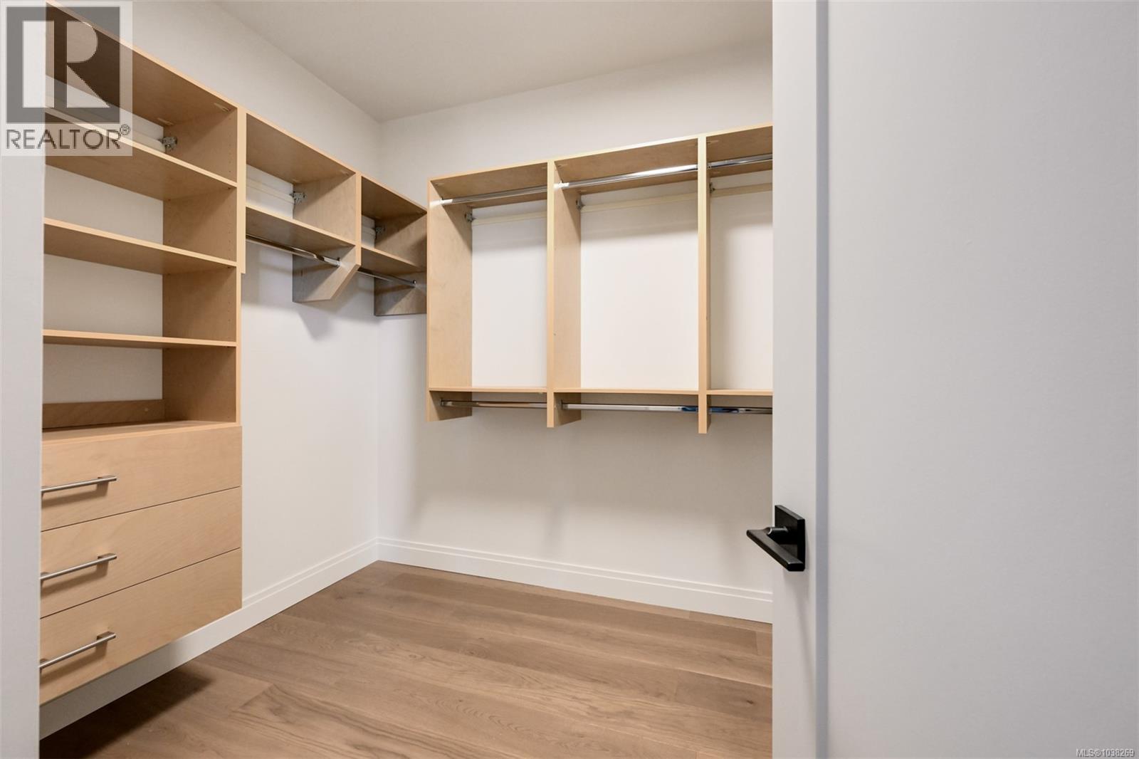 #3 5032 Wesley Rd - 26