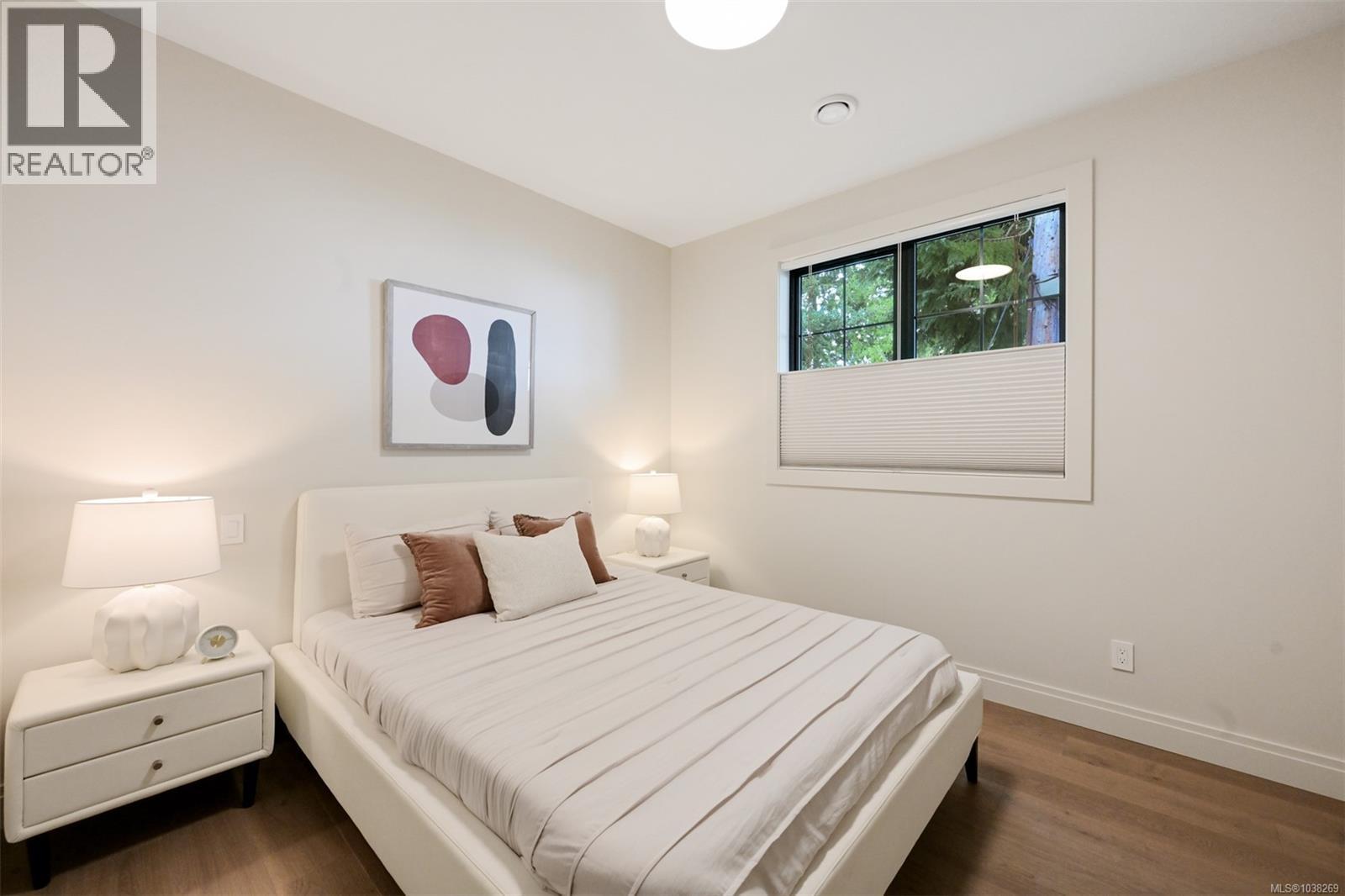 #3 5032 Wesley Rd - 33