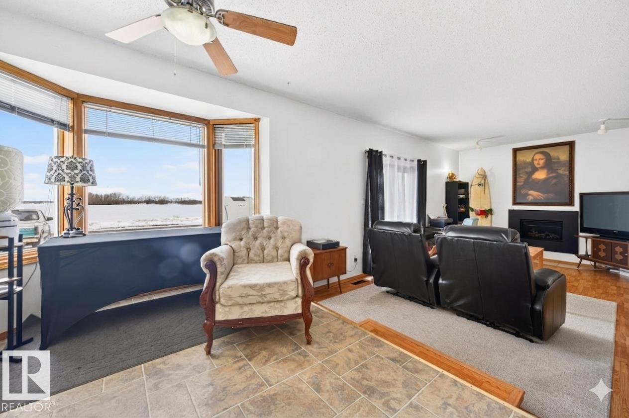10636 110 ST - 14