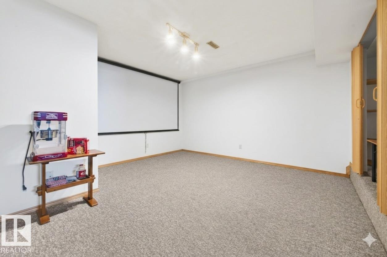 10636 110 ST - 40