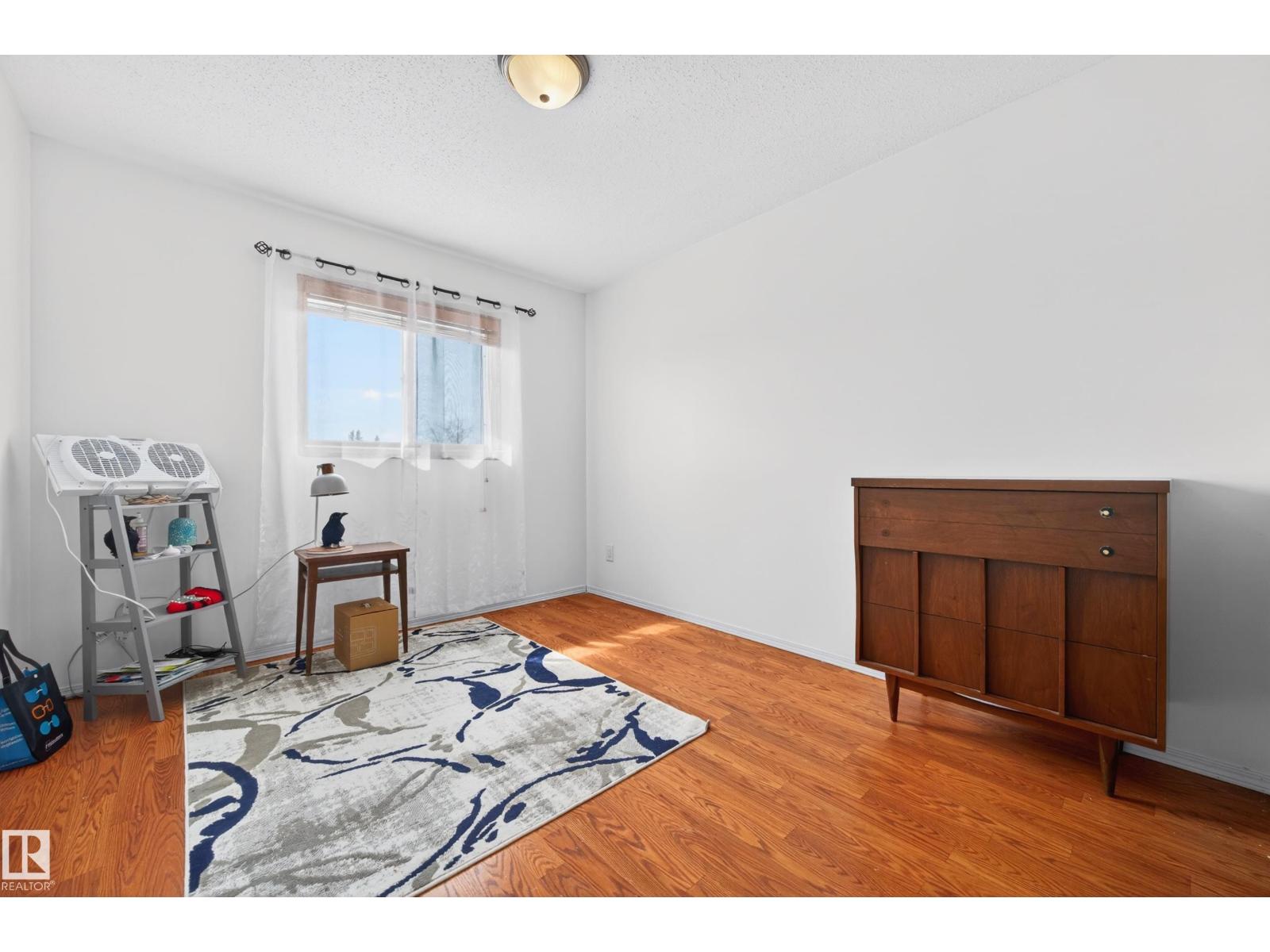 10636 110 ST - 30