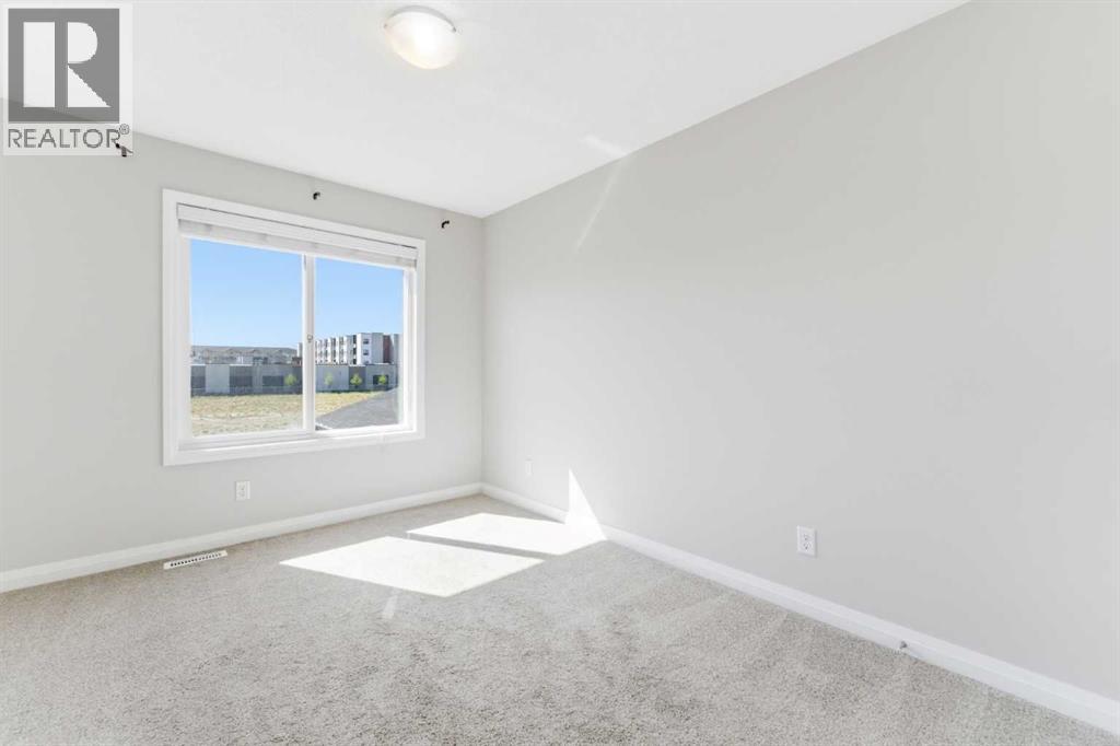 96 Red Embers Crescent NE - 45