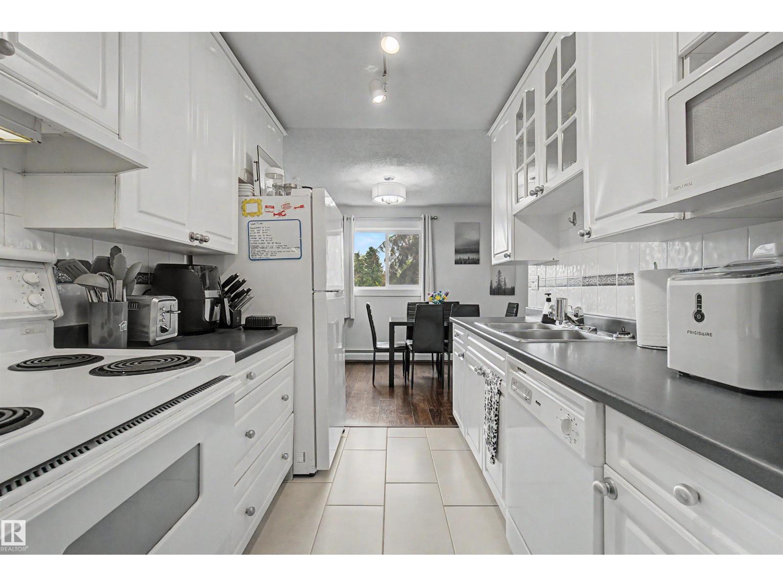 #302 10732 86 AV NW - 17