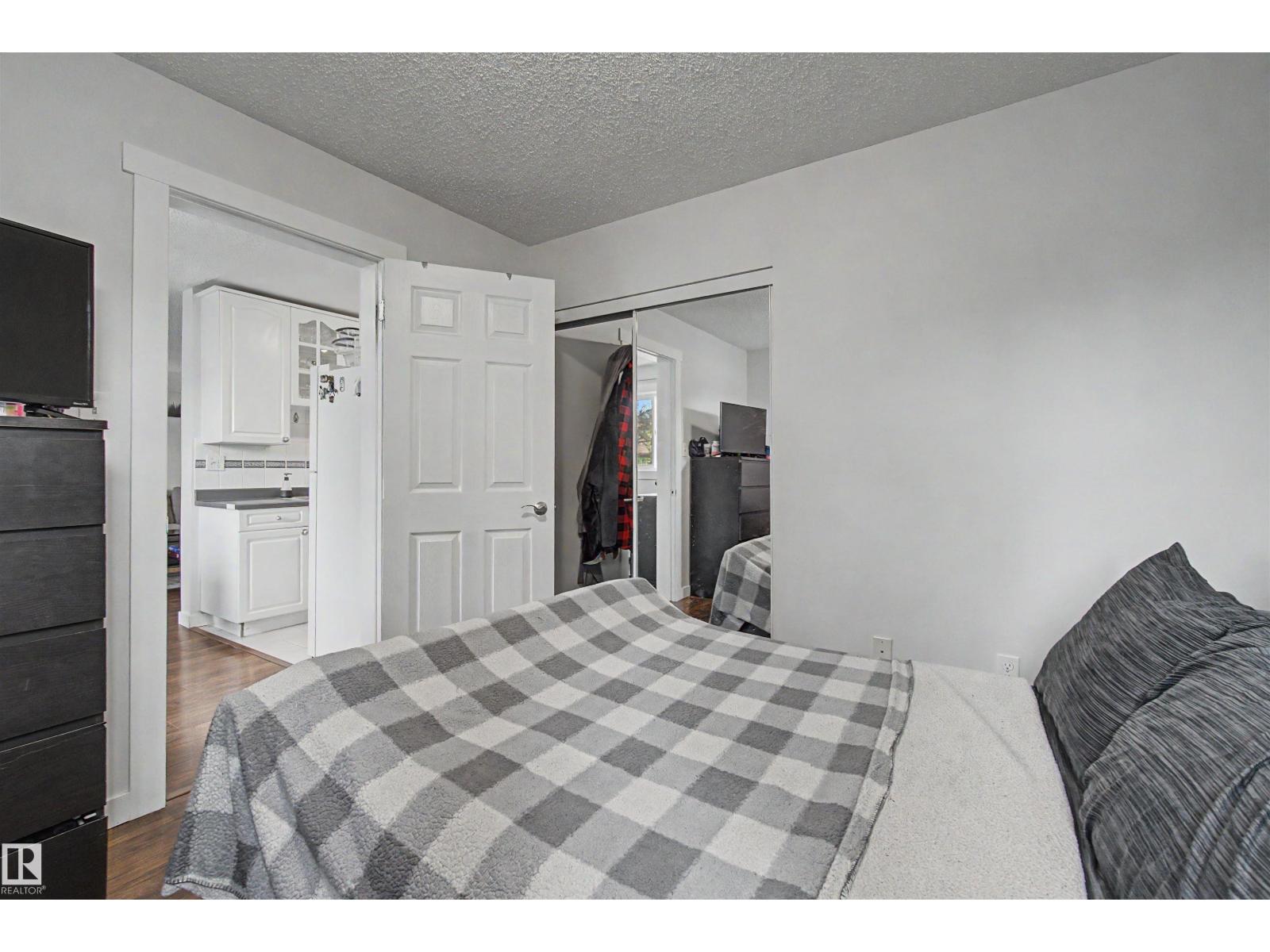 #302 10732 86 AV NW - 21