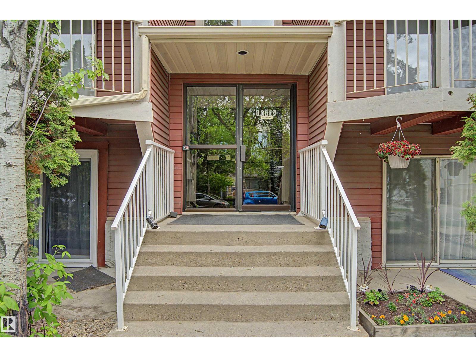 #302 10732 86 AV NW - 35