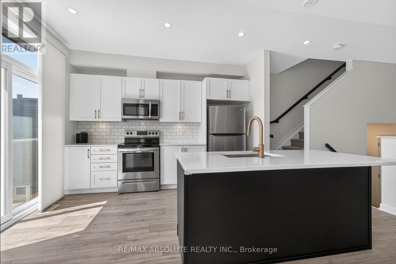 912 LIXNAW COURT - 10