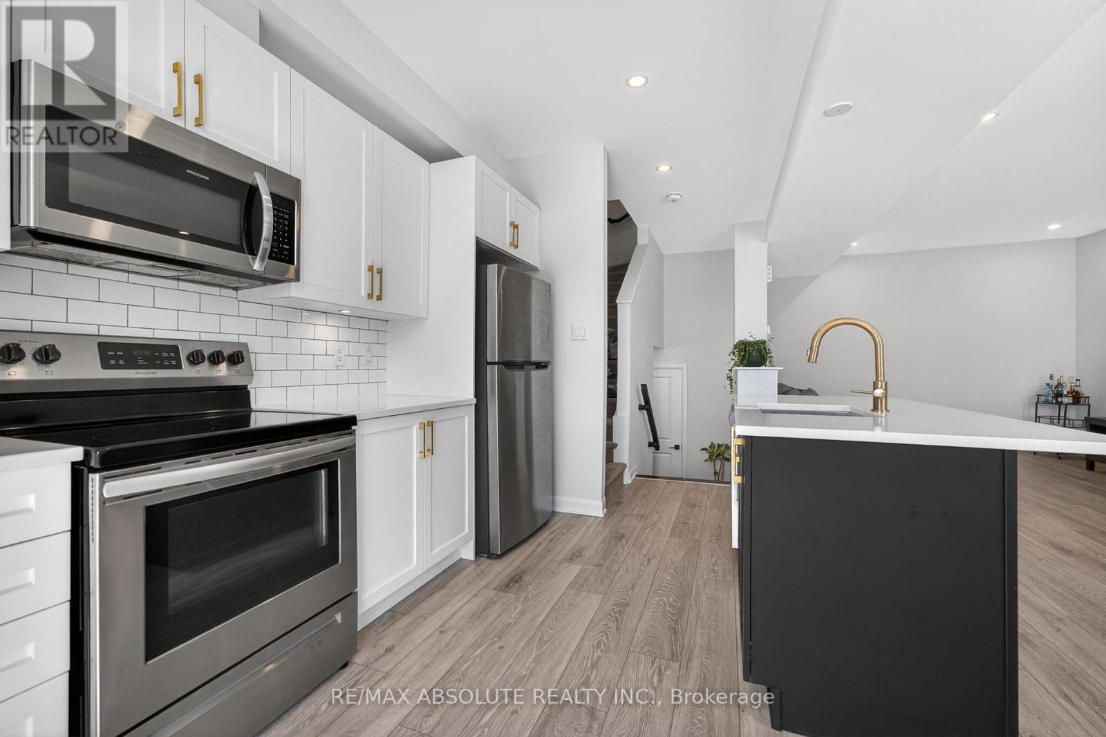 912 LIXNAW COURT - 11