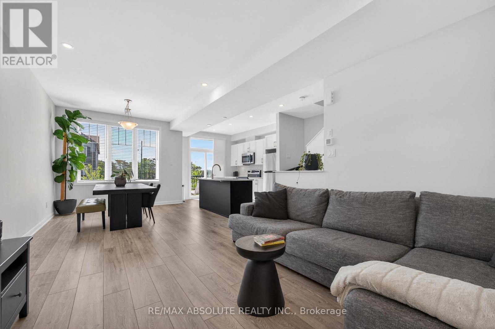 912 LIXNAW COURT - 18