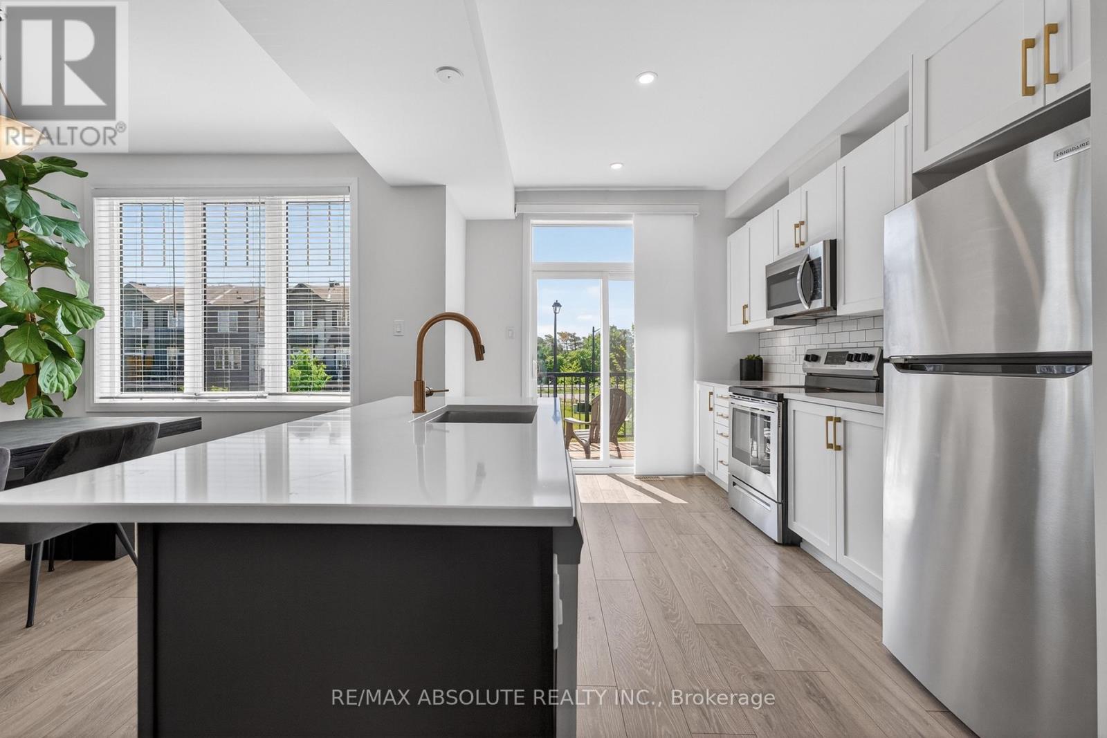 912 LIXNAW COURT - 7