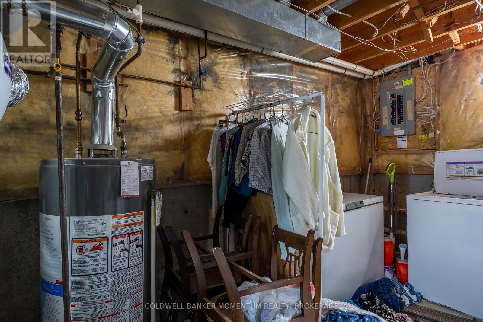307 ORKNEY STREET W - 31