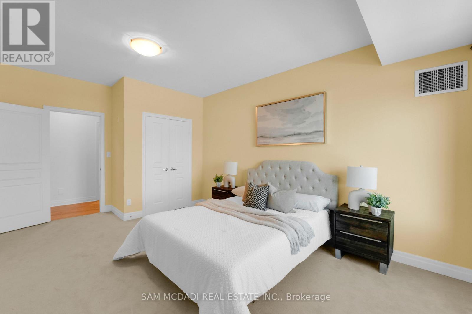 #509 65 PORT STREET E - 25