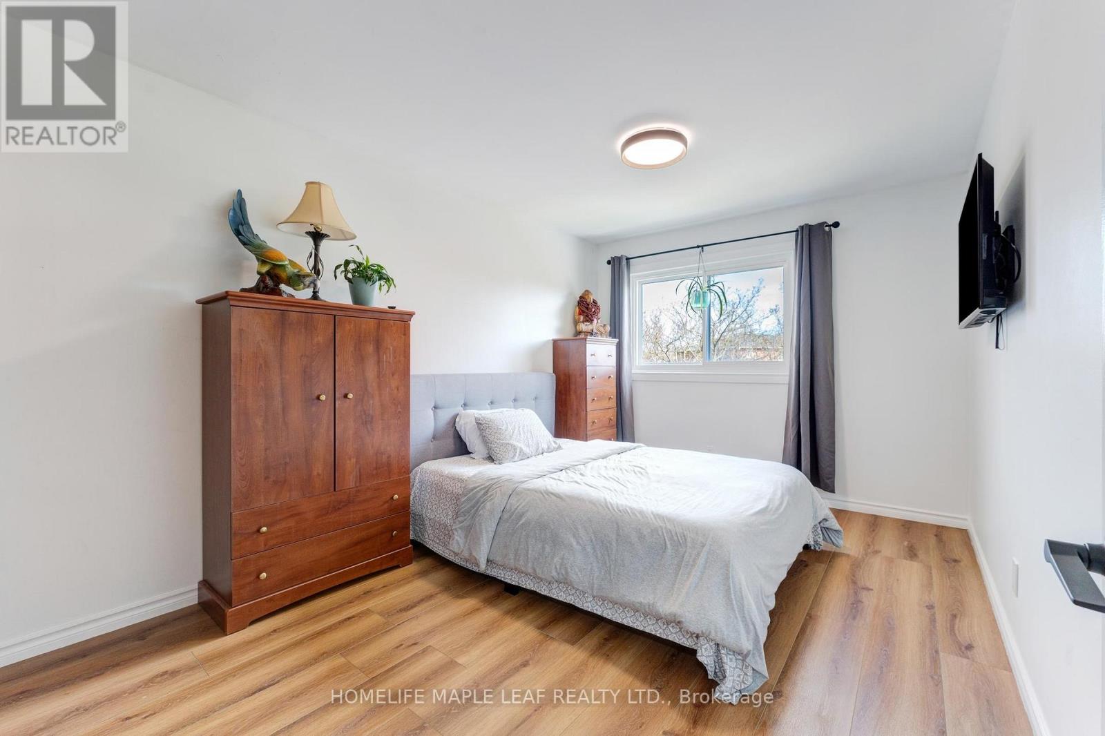 #6 121 FALCONER DRIVE - 26