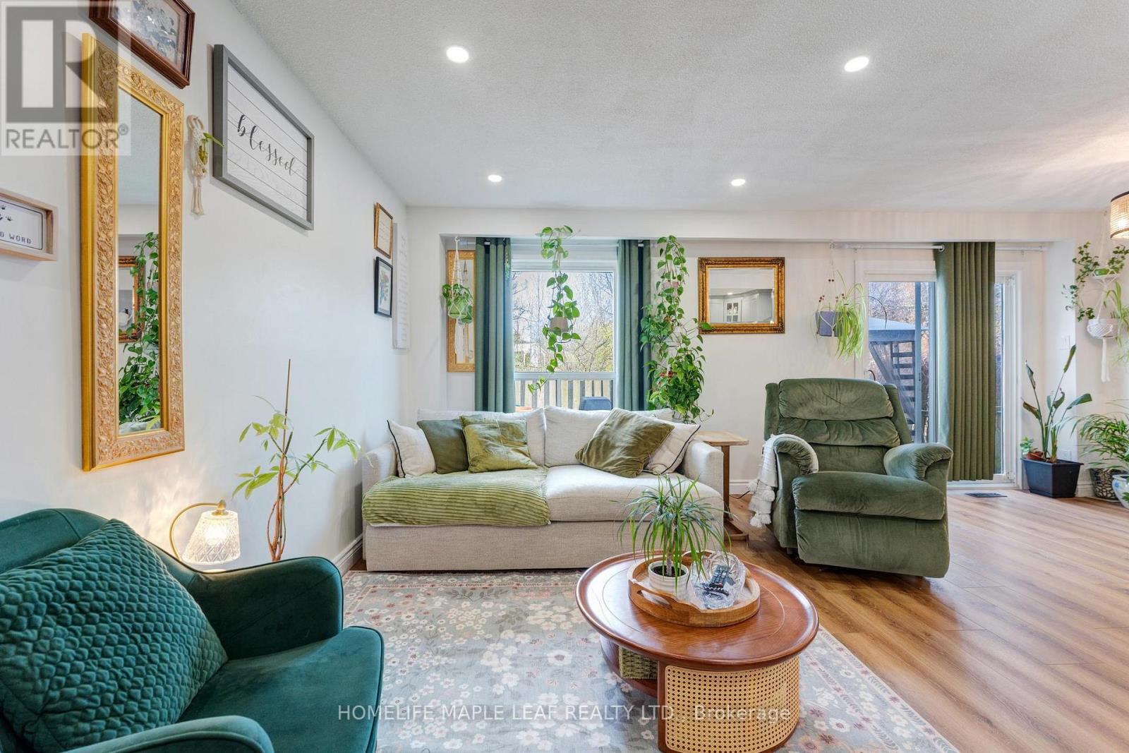 #6 121 FALCONER DRIVE - 9