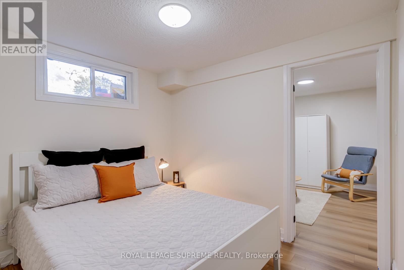 143 VOLTARIE CRESCENT - 34
