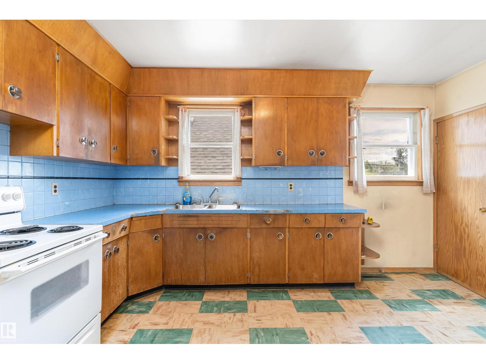 12764 118 ST NW - 12