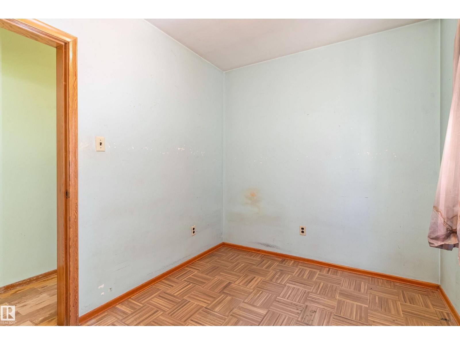 12764 118 ST NW - 17