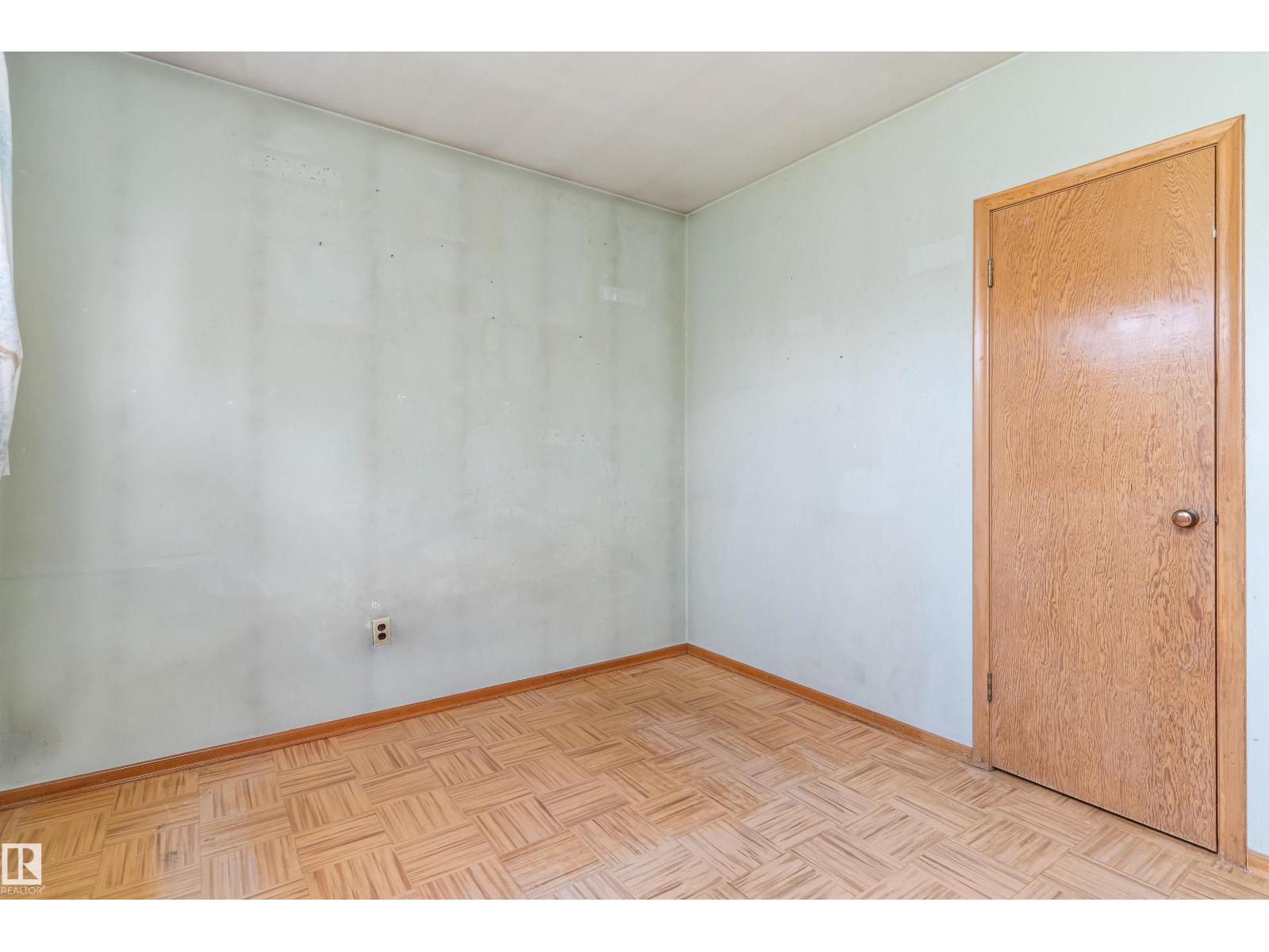 12764 118 ST NW - 20