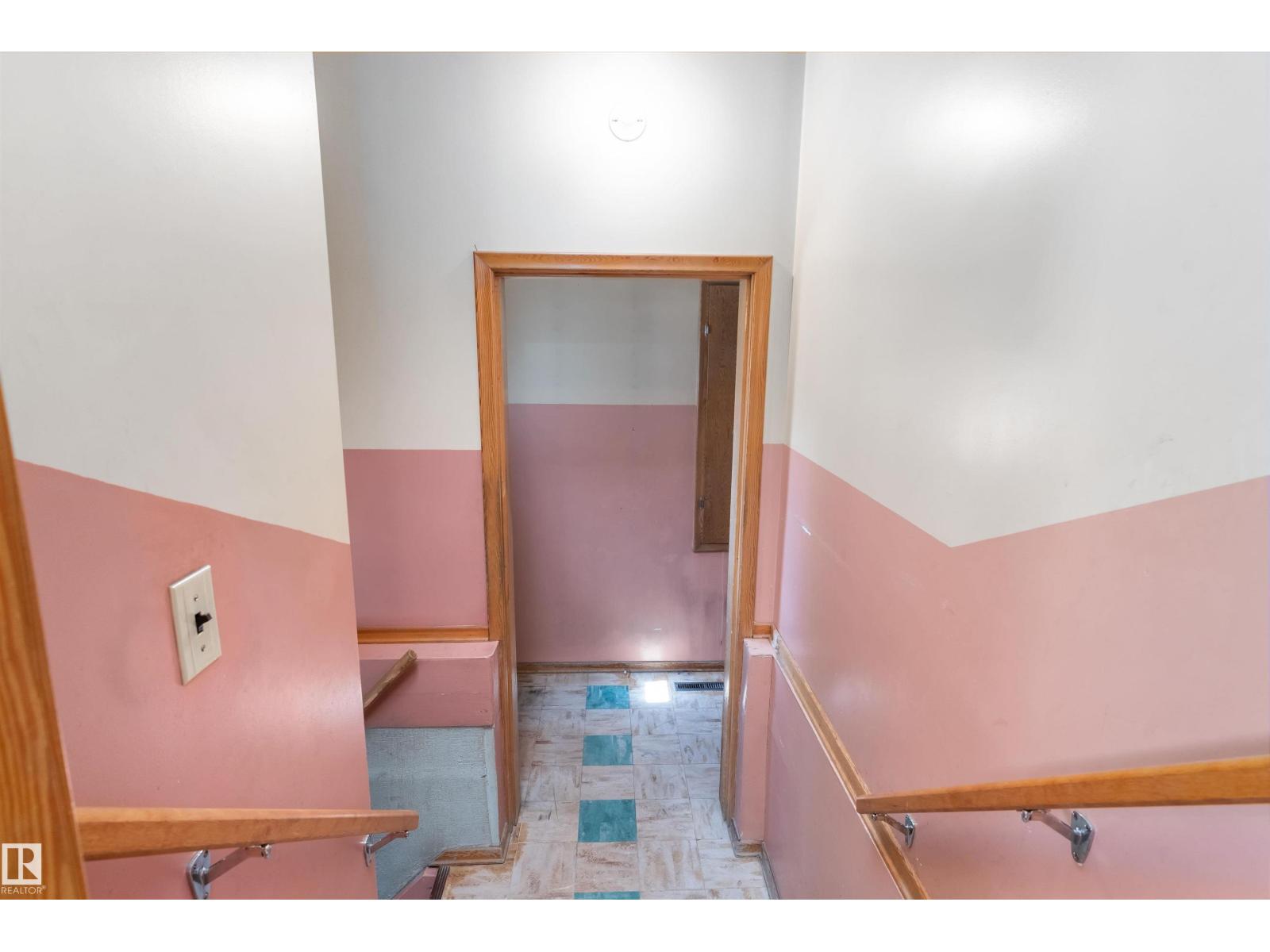12764 118 ST NW - 22
