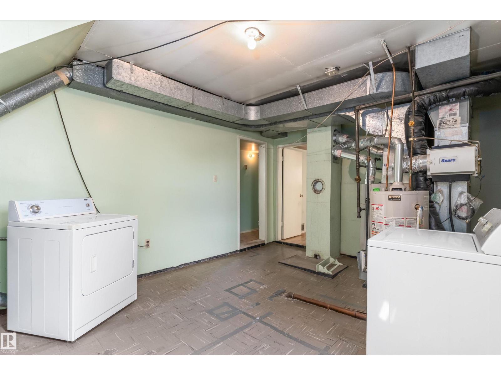 12764 118 ST NW - 23