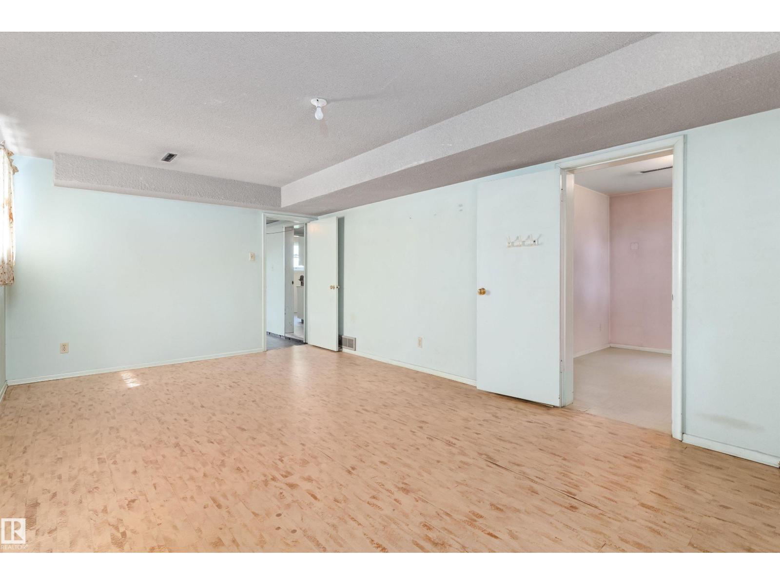 12764 118 ST NW - 26
