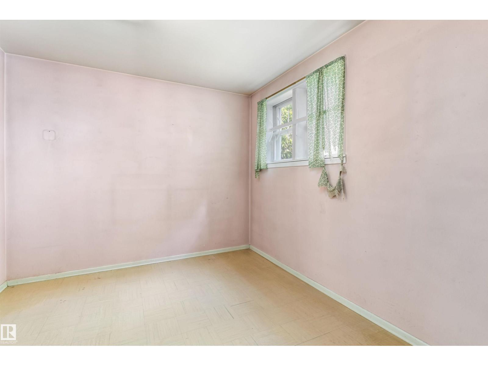 12764 118 ST NW - 27