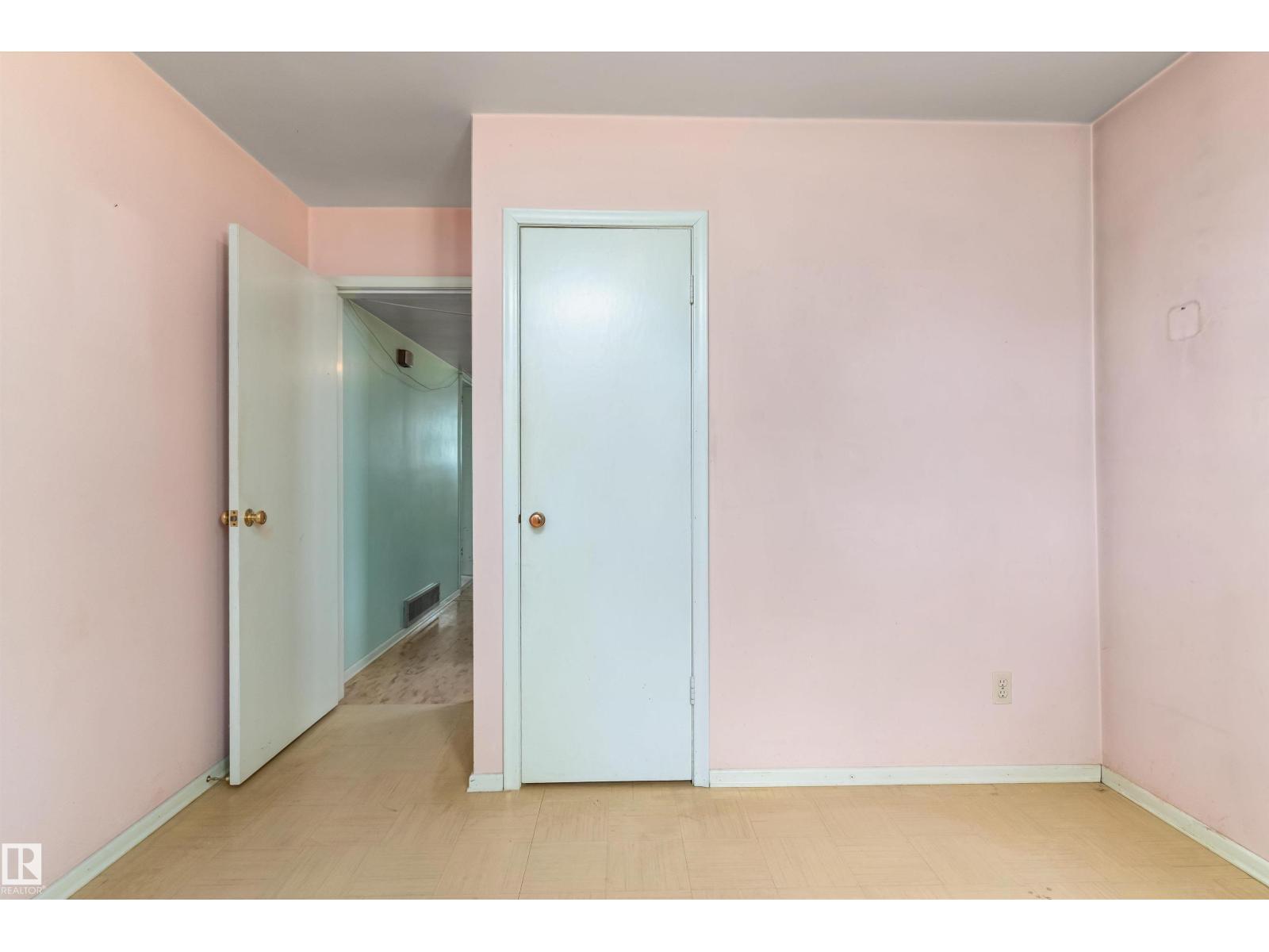 12764 118 ST NW - 28
