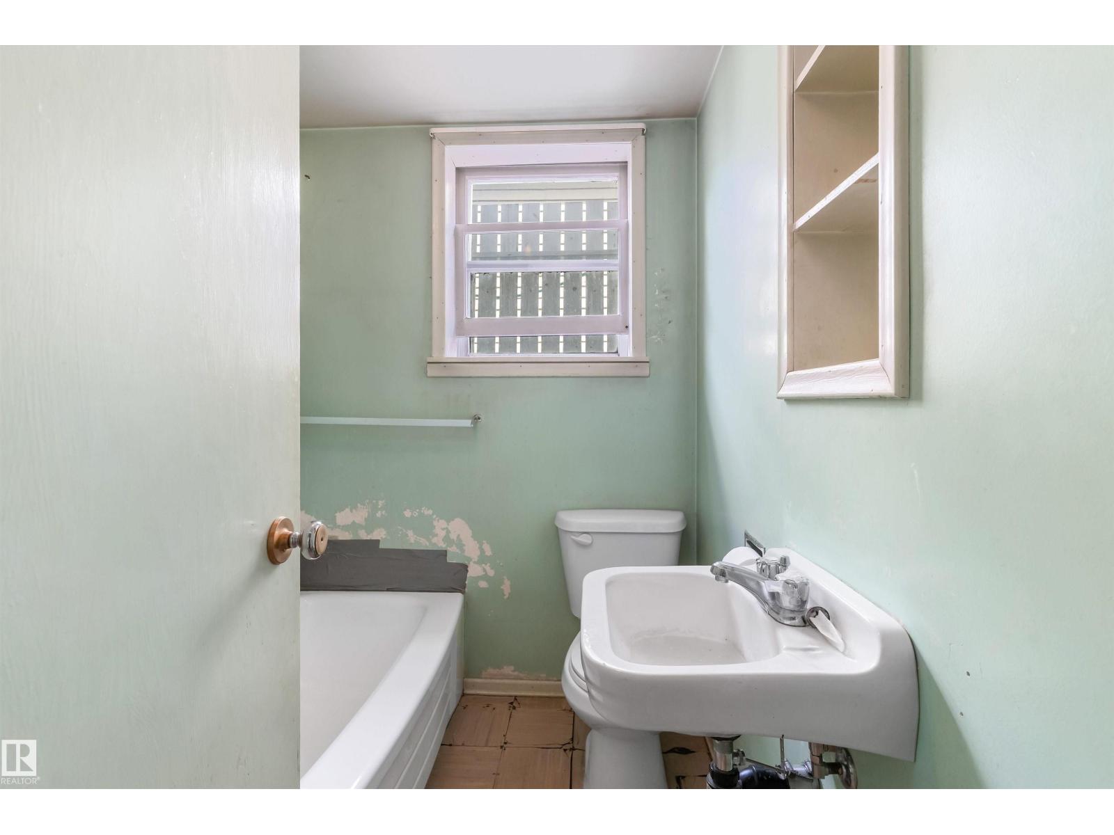 12764 118 ST NW - 31