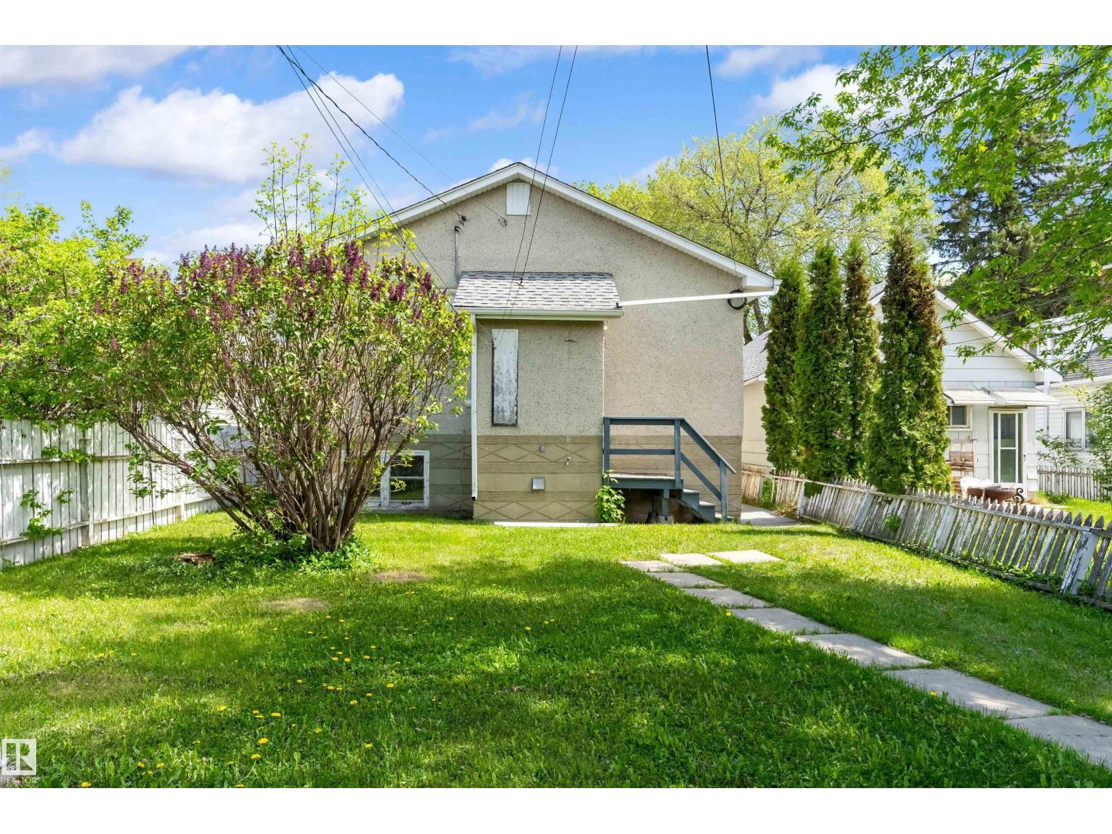 12764 118 ST NW - 36