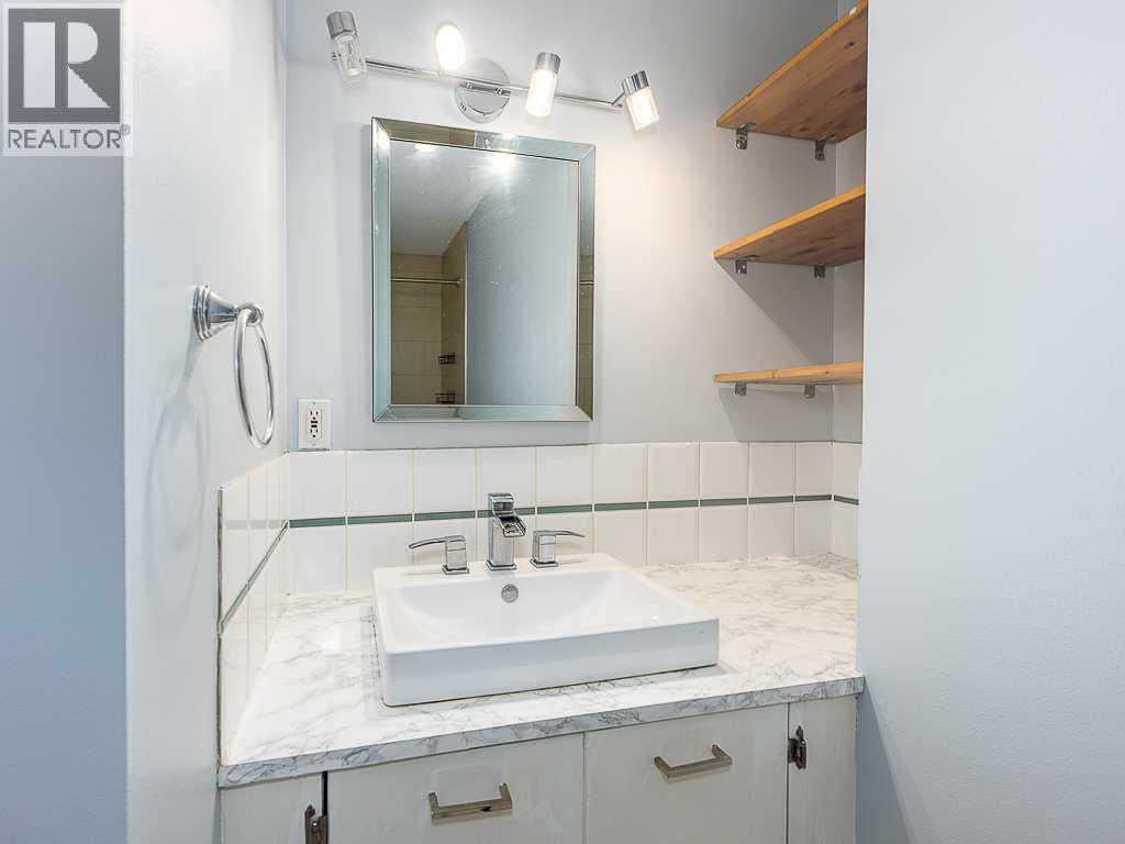 #5 4328 75 Street NW - 10