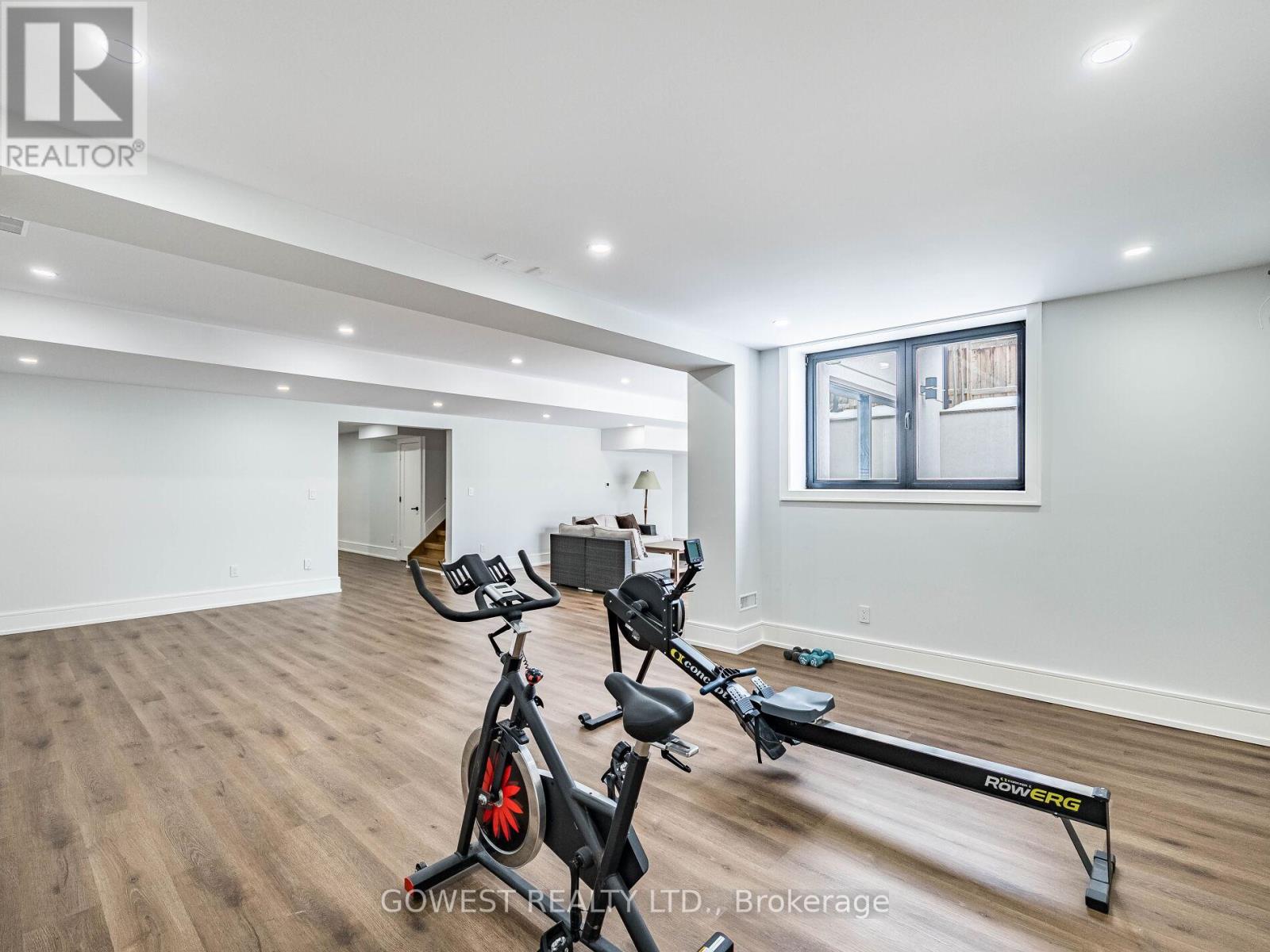 402 NIAR AVENUE - 40