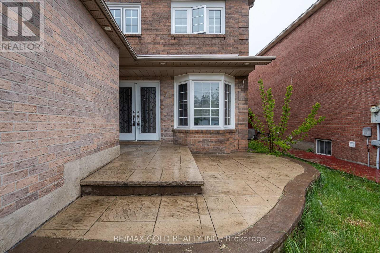 71 RAVENSWOOD DRIVE - Image 2