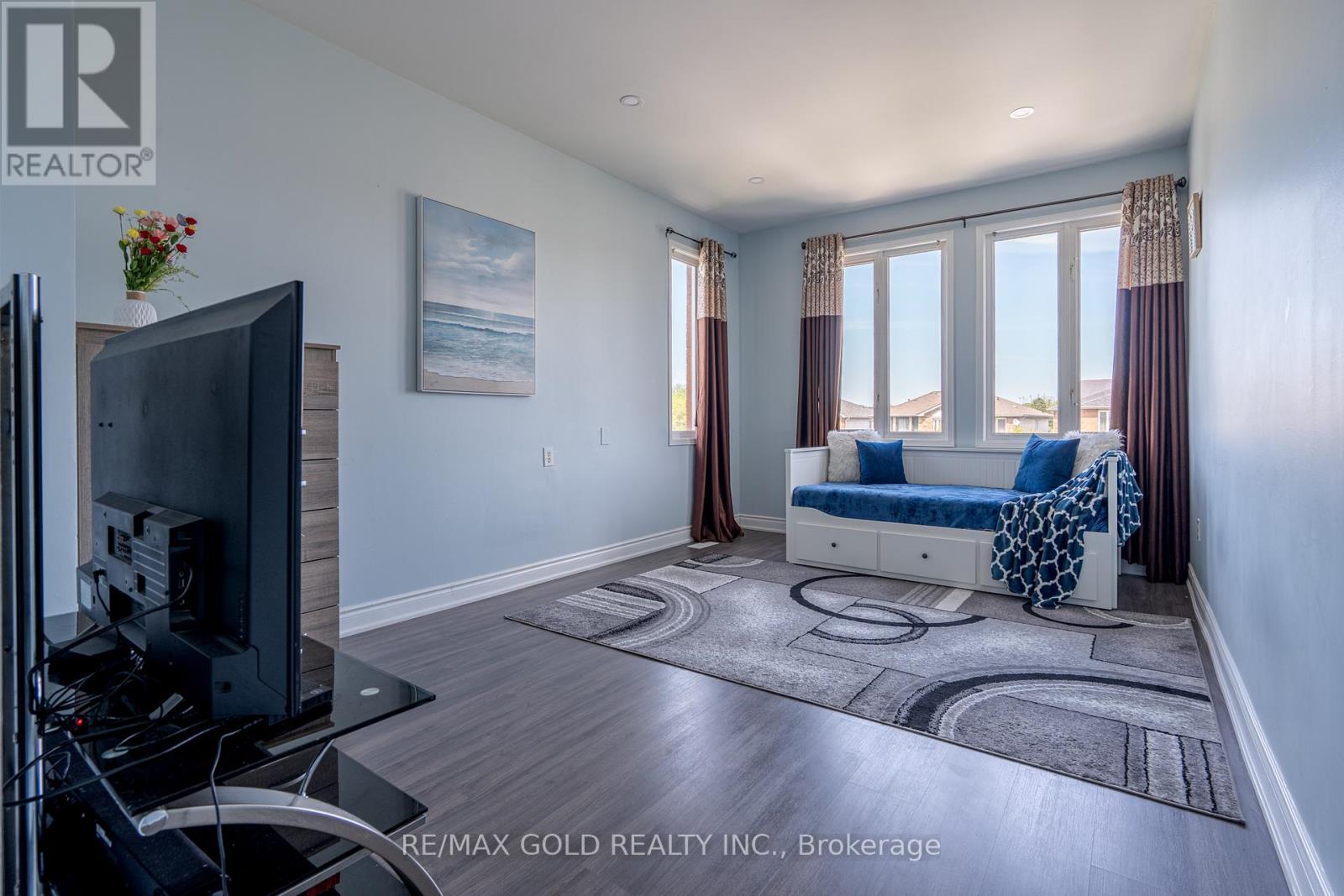52 BROWER COURT - 23