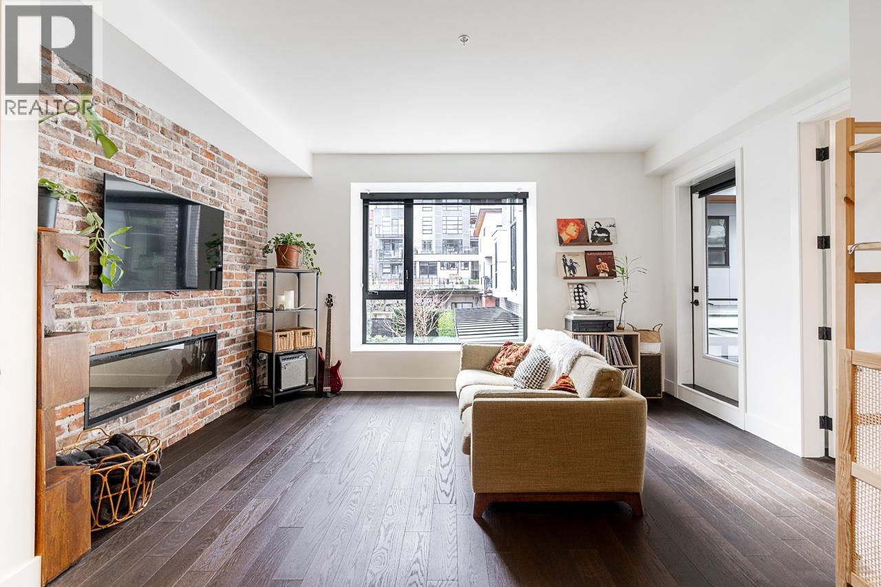 311 83 MOODY STREET, Port Moody