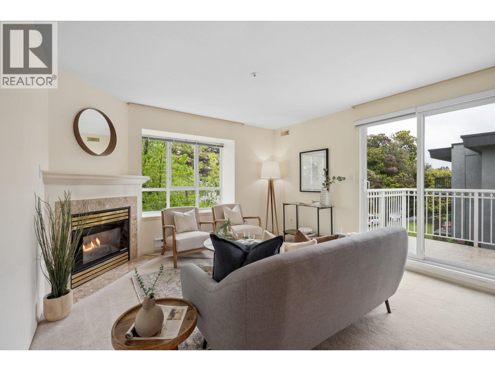 302 228 14TH Avenue - photo 2