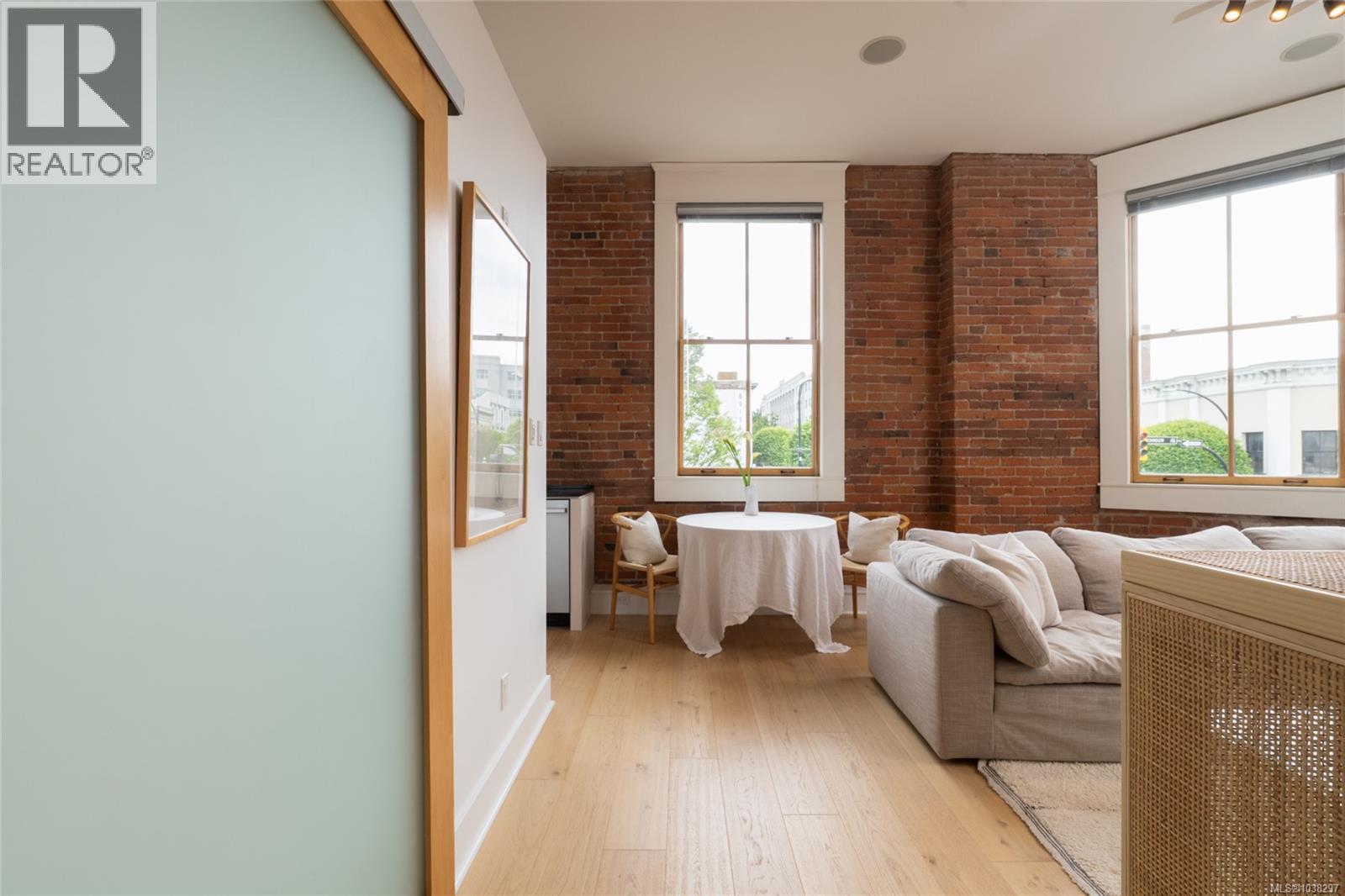 #201 610 Johnson St - Image 2