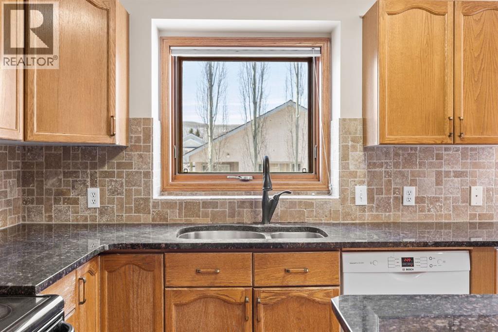 119 Valley Glen Bay NW - 14