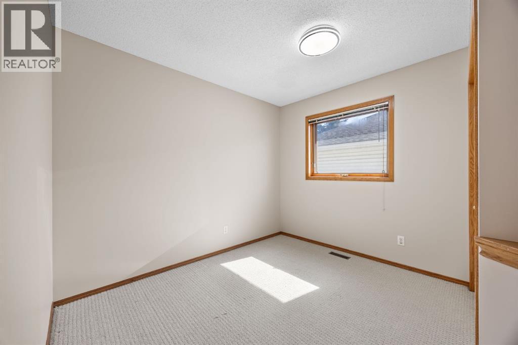 119 Valley Glen Bay NW - 33